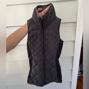 Lululemon athletica vest size 4 slim puffer black and gray
